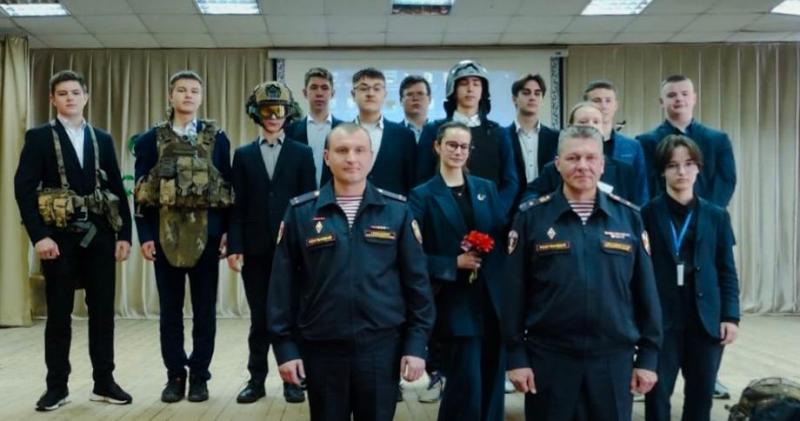 Столичные росгвардейцы провели Урок мужества