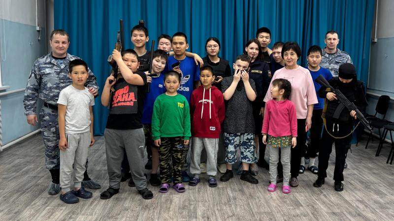 Сотрудники УФССП России по Республике Алтай провели «Урок мужества»