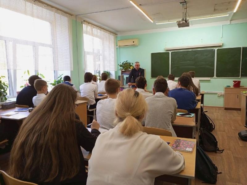 Росгвардейцы Ашинского района провели для школьников «Урок мужества»