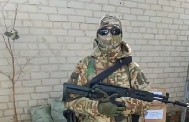 Ветеран челябинского СОБР Росгвардии передал гуманитарную помощь участникам СВО