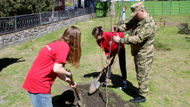 При участии росгвардейцев в Херсонской области появился Сад Памяти