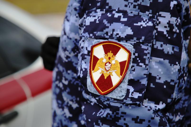 В Саранске сотрудники Росгвардии задержал любителя «бесплатного» алкоголя