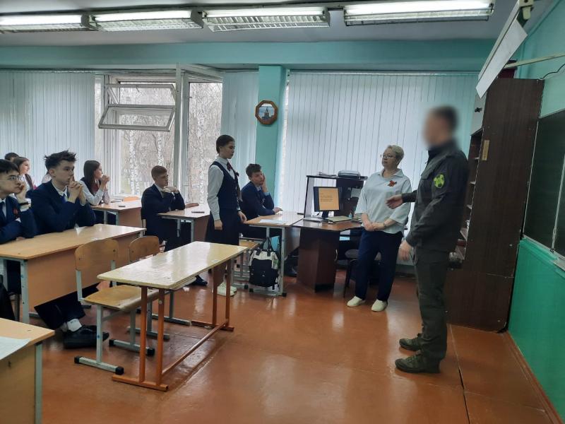 В Саранске сотрудник спецназа Росгвардии рассказал школьникам о ведомственных вузах