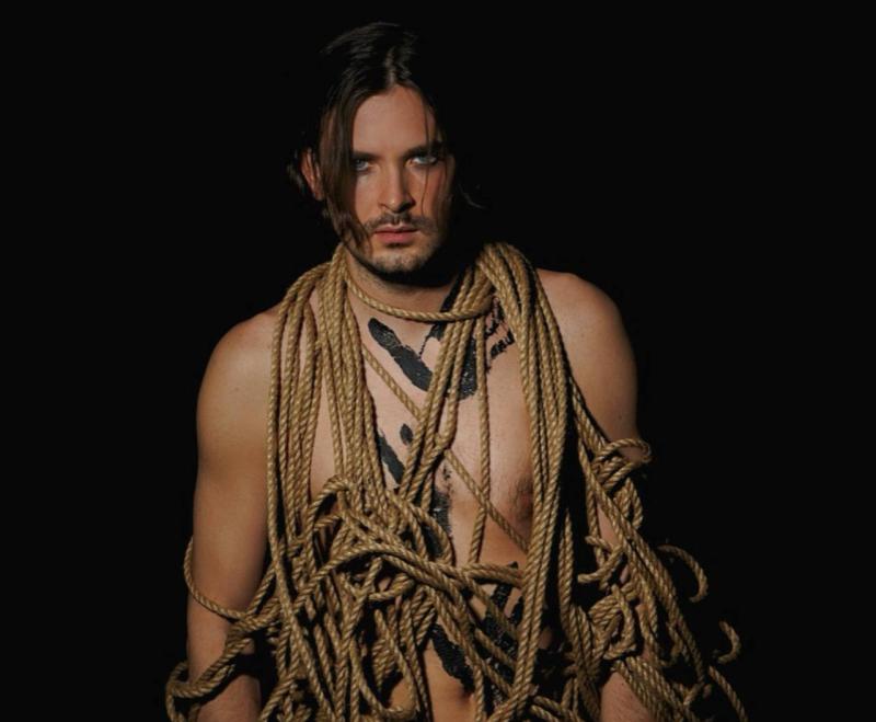 Балладный рок-стар Дима Пермяков выпустил первый сингл со своего предстоящего концептуального альбома