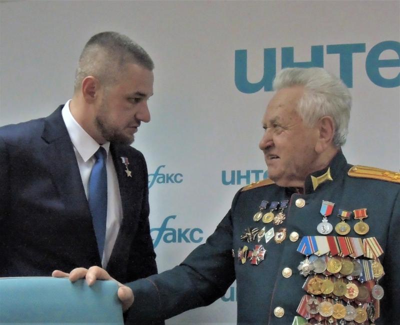 Знамя Победы: в Ростове-на-Дону  снова ходатайствуют о присвоении Героя Российской Федерации лейтенанту Алексею Бересту...