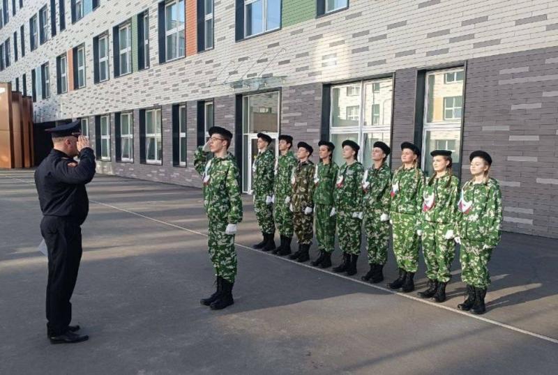 В Подмосковье сотрудники Росгвардии провели патриотические мероприятия для юных жителей региона