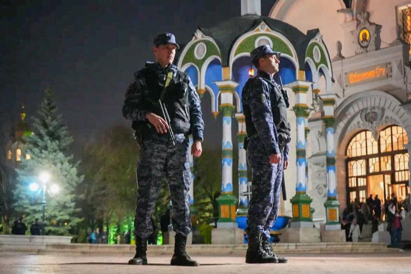 Более 2000 росгвардейцев обеспечили безопасность граждан в период празднования Светлого Христова Воскресения в Подмосковье
