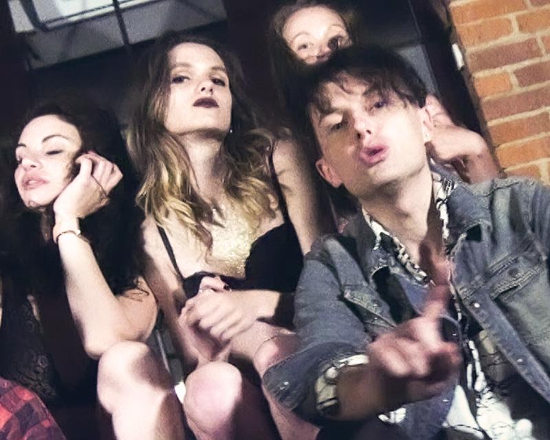 В шоу-бизнес через постель? Почему модель из США была вырезана из клипа “Moscow Calling” солиста группы “Парк Горького” Сергея АРУТЮНОВА?