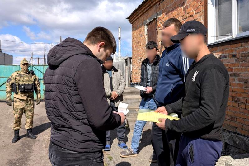 При содействии ОМОН Росгвардии в Зауралье пресечены нарушения миграционного законодательства