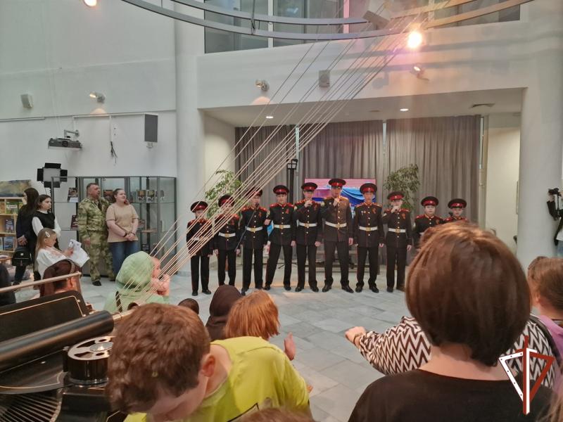 В Югре Росгвардия поддержала Всероссийскую просветительскую акцию «Библионочь – 2025»
