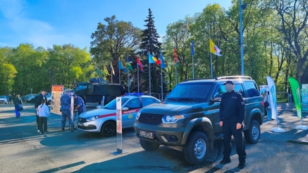 В центре Ульяновска росгвардейцы представили профориентационную площадку