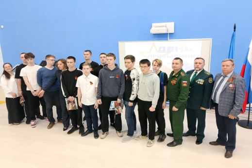 Ветераны Росгвардии встретился с ульяновскими призывниками