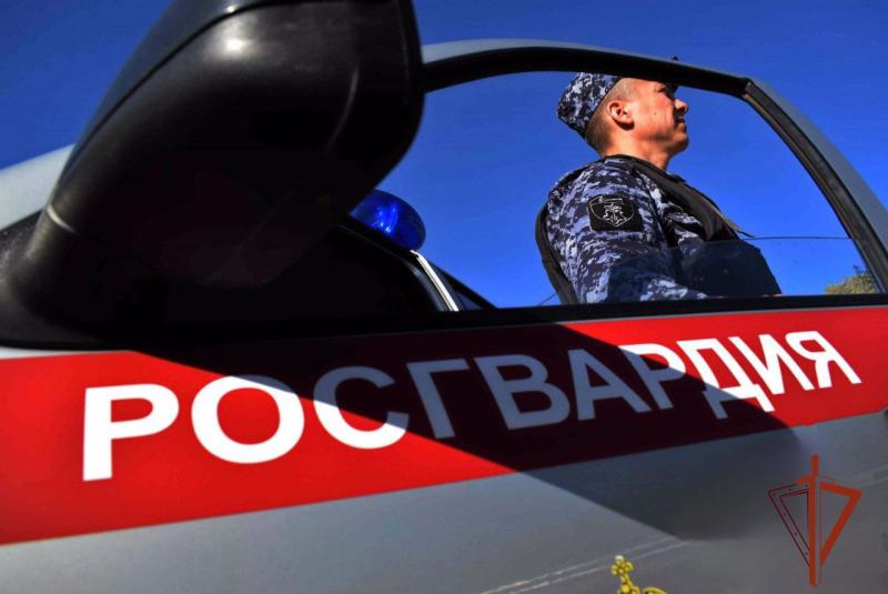 В Иркутске сотрудники Росгвардии задержали мужчину, находящегося в розыске за совершение кражи