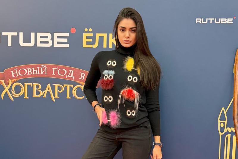 «Если бы у меня была палочка…»: телеведущая Юлия Синицына загадала желания в Хогвартсе